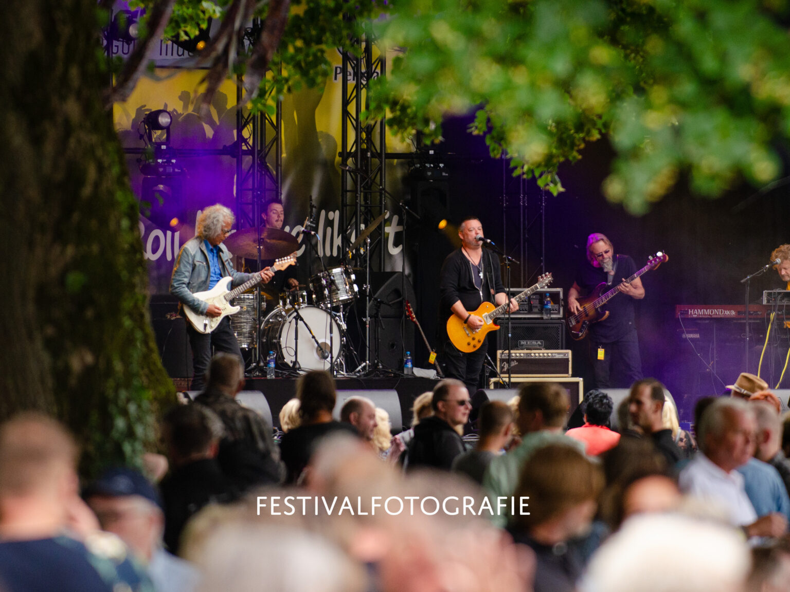 Zoek je een festivalfotograaf die oog heeft oor details. Dan ben je bij Kieqseem aan het goede adres. Op een festival gebeuren zulke leuke dingen. Mensen artiesten en natuurlijk vrijwilligers breng ik graag mooi in beeld